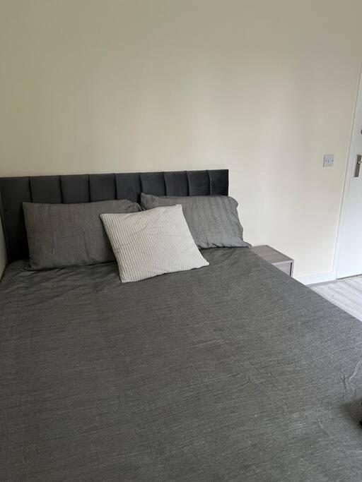 플럼스테드 Extra Large House In Woolwich 빌라 외부 사진
