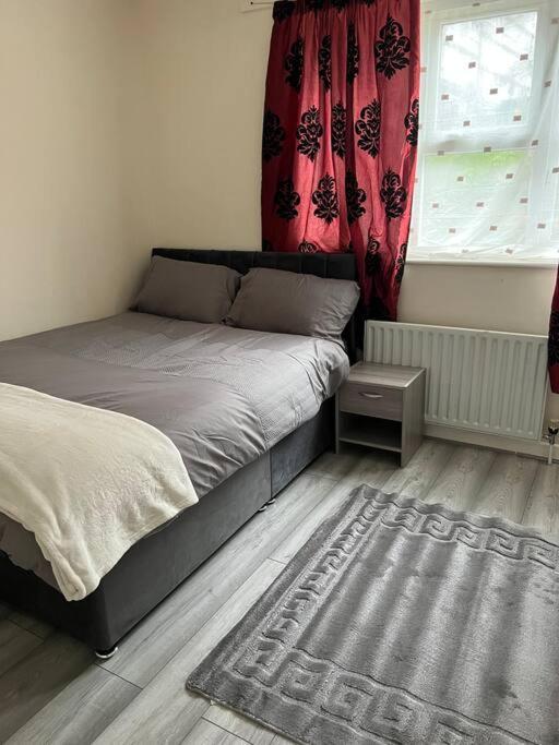 플럼스테드 Extra Large House In Woolwich 빌라 외부 사진